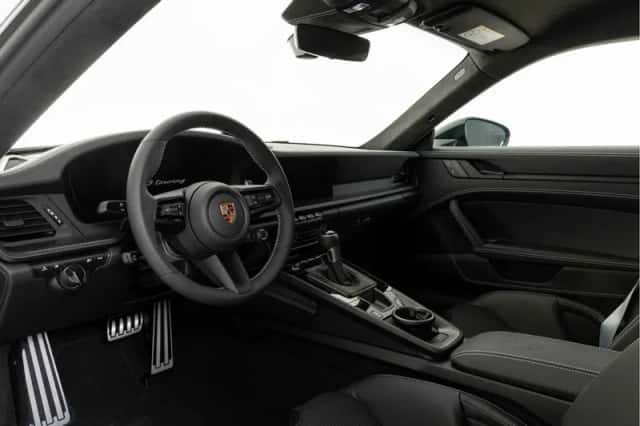 Porsche 911 (2026) thumbnail 3