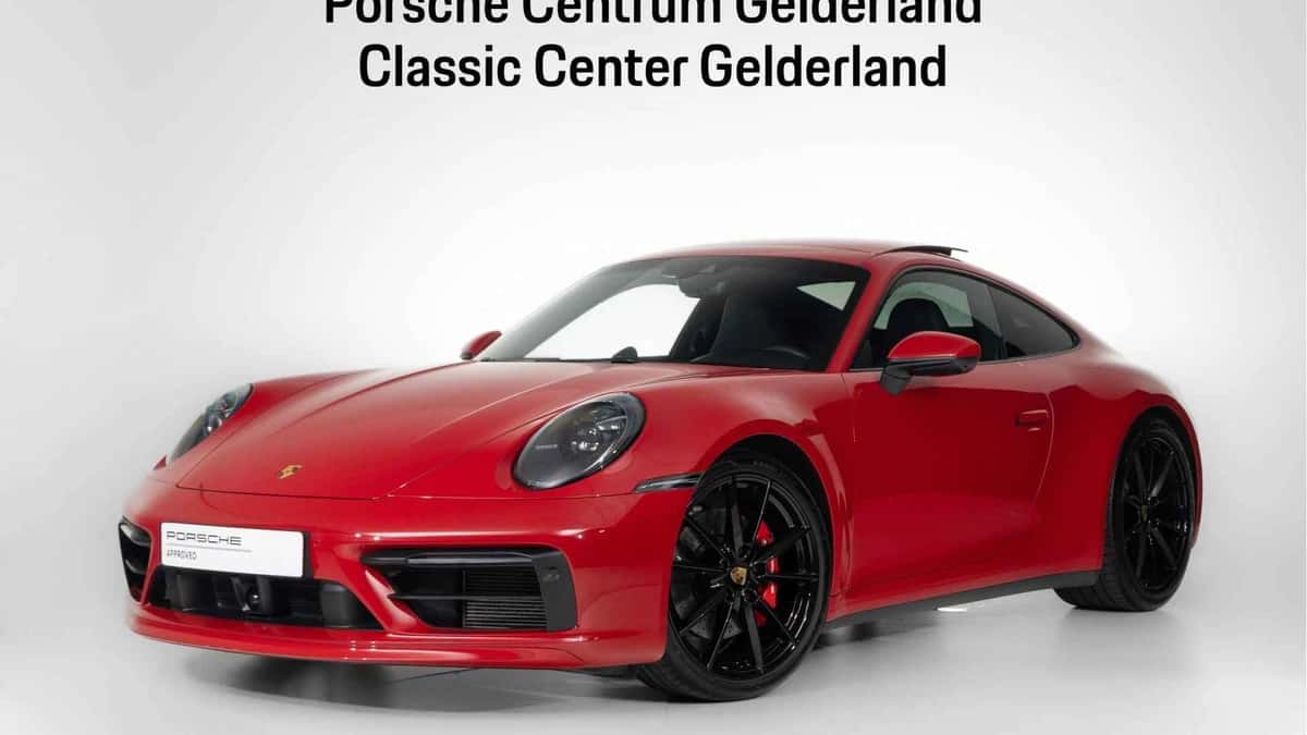 Porsche 911 (2024) — foto 1