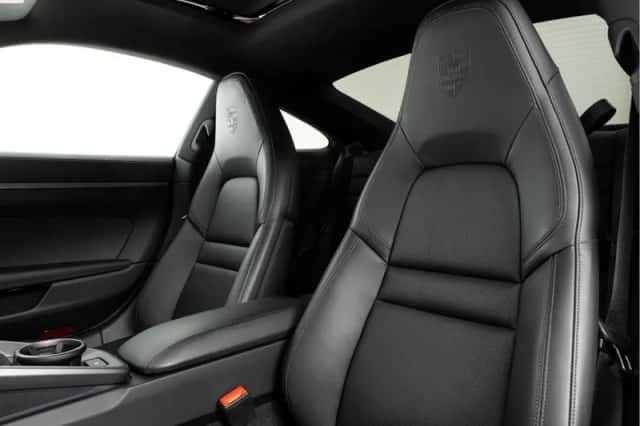 Porsche 911 (2024) thumbnail 4