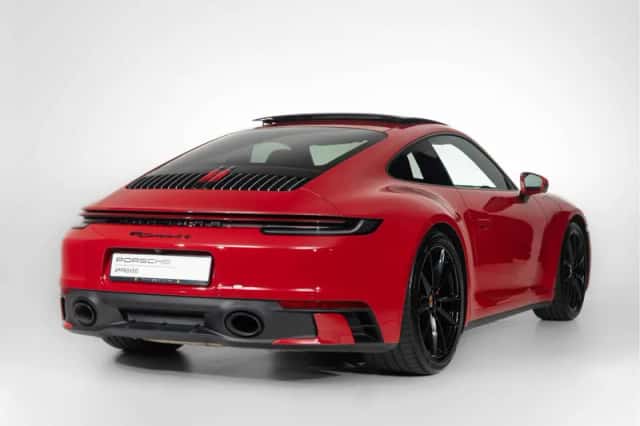 Porsche 911 (2024) thumbnail 6