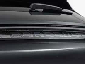 Porsche Taycan (2024) thumbnail 26