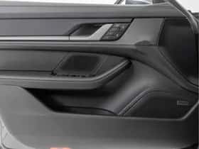 Porsche Taycan (2024) thumbnail 32