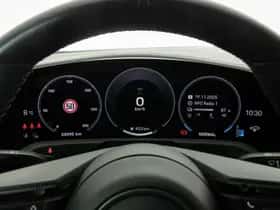 Porsche Taycan (2024) thumbnail 38