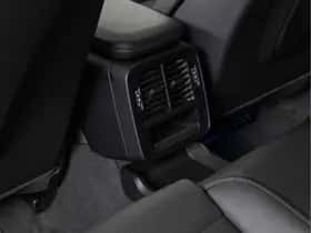 Porsche Taycan (2024) thumbnail 44