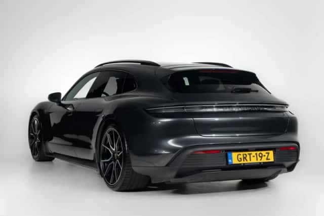 Porsche Taycan (2024) thumbnail 6