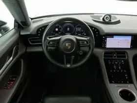 Porsche Taycan (2024) thumbnail 7