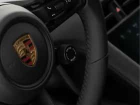 Porsche Taycan (2025) thumbnail 44
