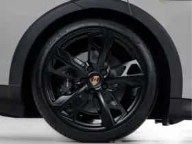 Porsche Taycan (2025) thumbnail 19