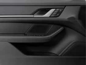 Porsche Taycan (2025) thumbnail 37