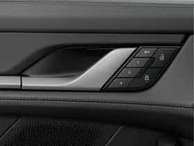 Porsche Taycan (2025) thumbnail 39