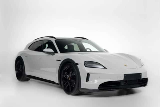Porsche Taycan (2025) thumbnail 5
