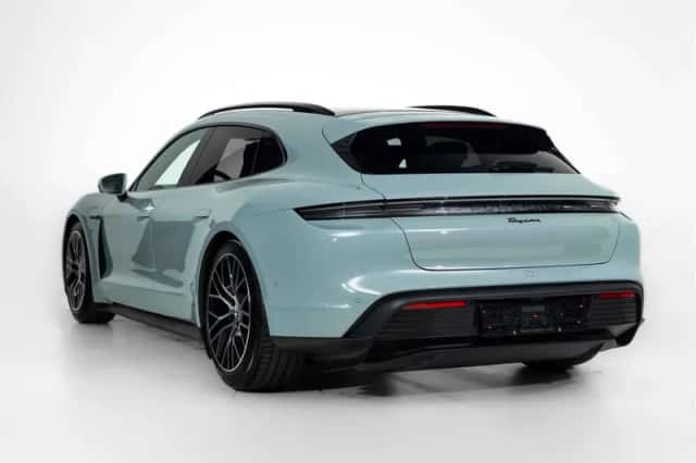 Porsche Taycan (2025) thumbnail 2