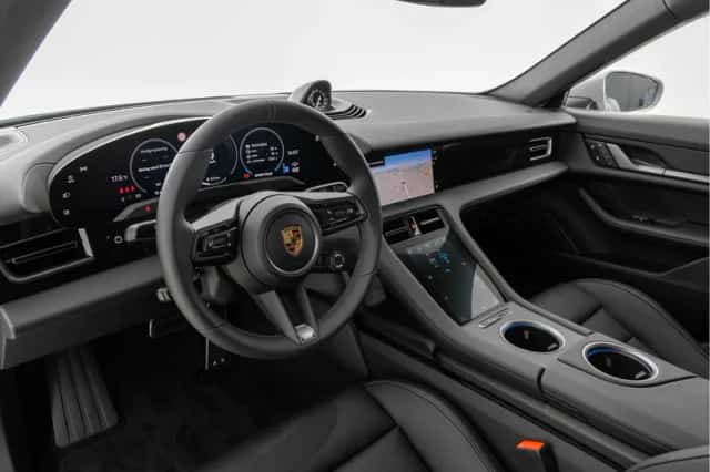 Porsche Taycan (2025) thumbnail 3