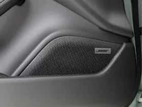 Porsche Taycan (2025) thumbnail 31