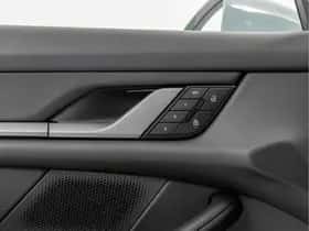 Porsche Taycan (2025) thumbnail 32