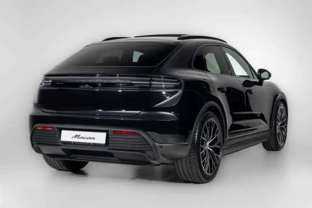 Porsche Macan (2026) thumbnail 2