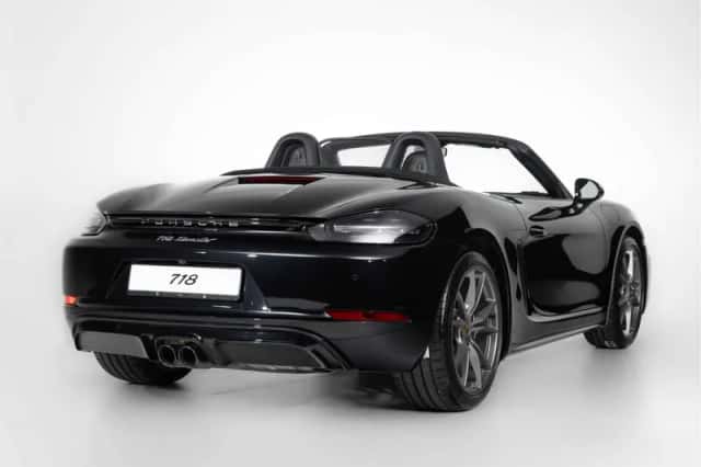Porsche 718 (2025) thumbnail 2
