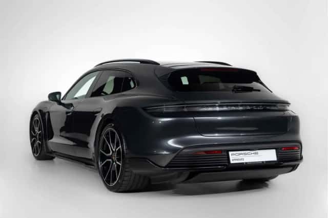Porsche Taycan (2023) thumbnail 2