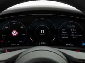 Porsche Taycan (2023) thumbnail 13