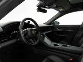 Porsche Taycan (2023) thumbnail 3