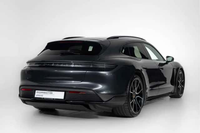Porsche Taycan (2023) thumbnail 6