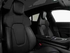 Porsche Taycan (2023) thumbnail 8