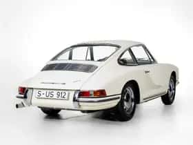 Porsche 911 (1965) thumbnail 6