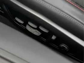 Porsche 911 (2025) thumbnail 33