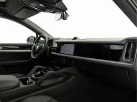 Porsche Cayenne (2024) thumbnail 7