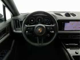 Porsche Cayenne (2024) thumbnail 9