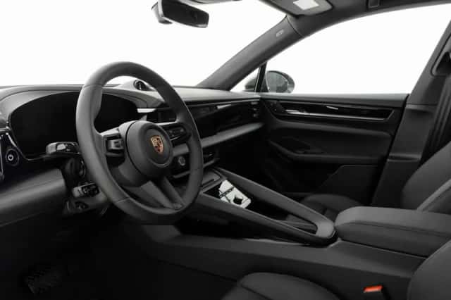 Porsche Macan (2026) thumbnail 3