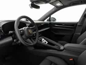 Porsche Macan (2026) thumbnail 3