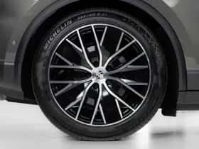 Porsche Macan (2026) thumbnail 22