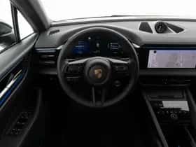 Porsche Macan (2026) thumbnail 9