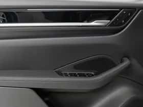 Porsche Macan (2026) thumbnail 36