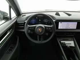Porsche Macan (2026) thumbnail 9