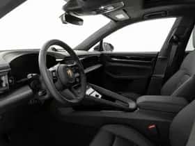 Porsche Macan (2026) thumbnail 3