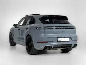 Porsche Cayenne (2024) thumbnail 2