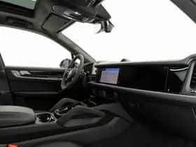 Porsche Cayenne (2024) thumbnail 7
