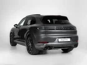 Porsche Cayenne (2025) thumbnail 2