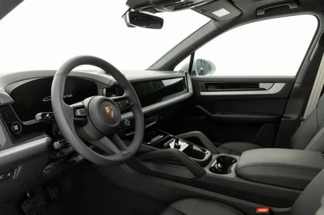 Porsche Cayenne (2025) thumbnail 3