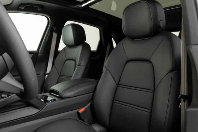 Porsche Cayenne (2025) thumbnail 4