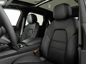 Porsche Cayenne (2025) thumbnail 4