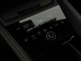 Porsche Macan (2026) thumbnail 13