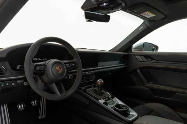Porsche 911 (2026) thumbnail 3
