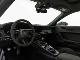 Porsche 911 (2026) thumbnail 3