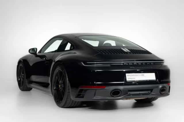 Porsche 911 (2024) thumbnail 2