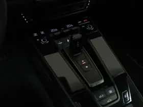 Porsche 911 (2024) thumbnail 16