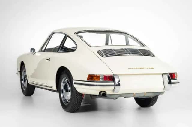 Porsche 911 (1964) thumbnail 2
