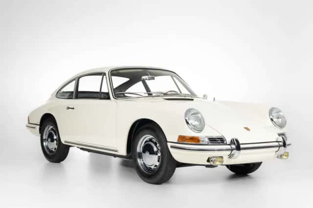 Porsche 911 (1964) thumbnail 5